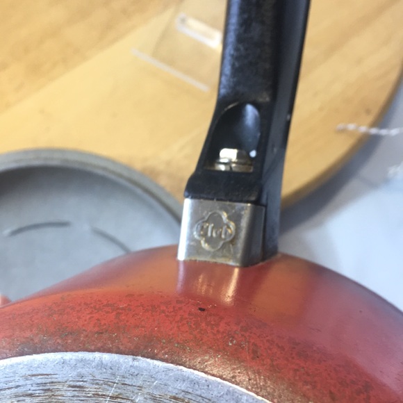 Club vintage cast aluminum red saucepan with lid. - Picture 7 of 9